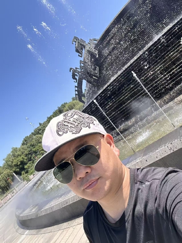 艾伦的第二张照片--男同性恋服务网