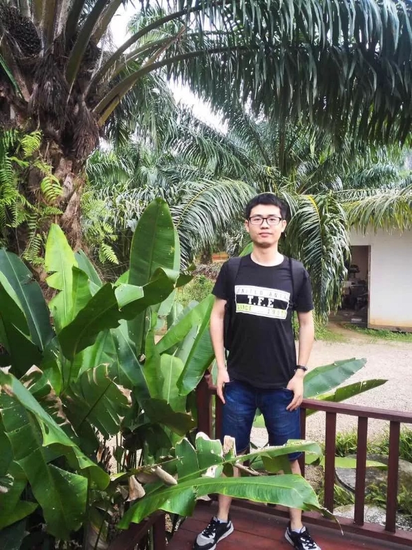 不走心的第一张照片--男同性恋服务网