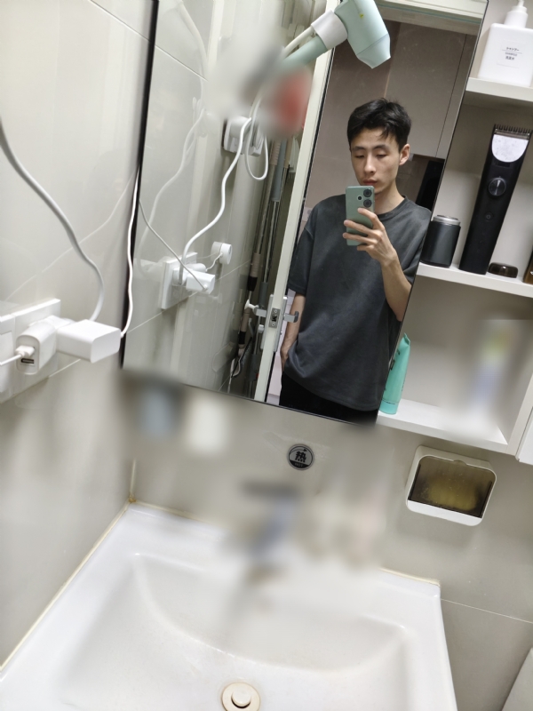 鸡丁的第一张照片--男同性恋服务网
