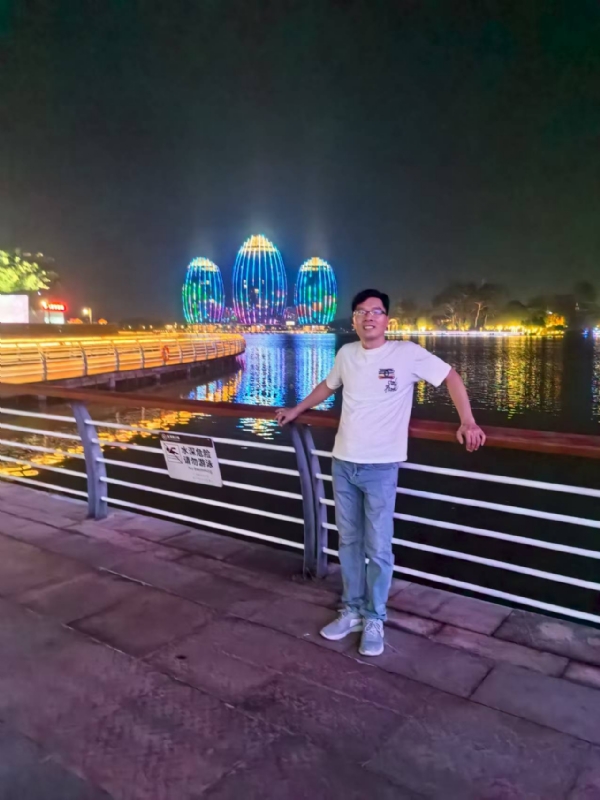 千年老妖的第一张照片--男同性恋服务网
