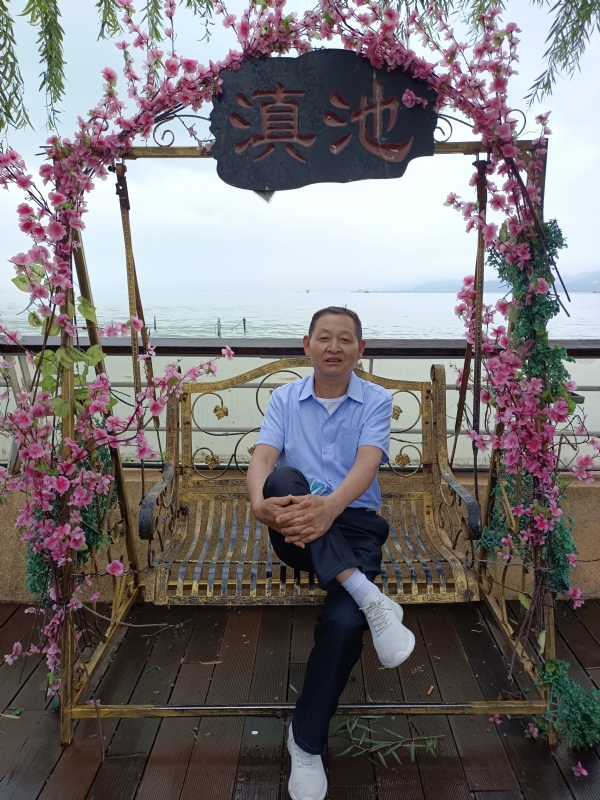 奋斗的第二张照片--男同性恋服务网