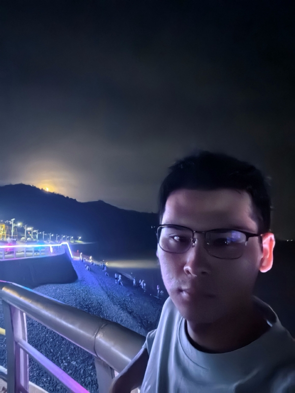 曾菜的第一张照片--男同性恋服务网